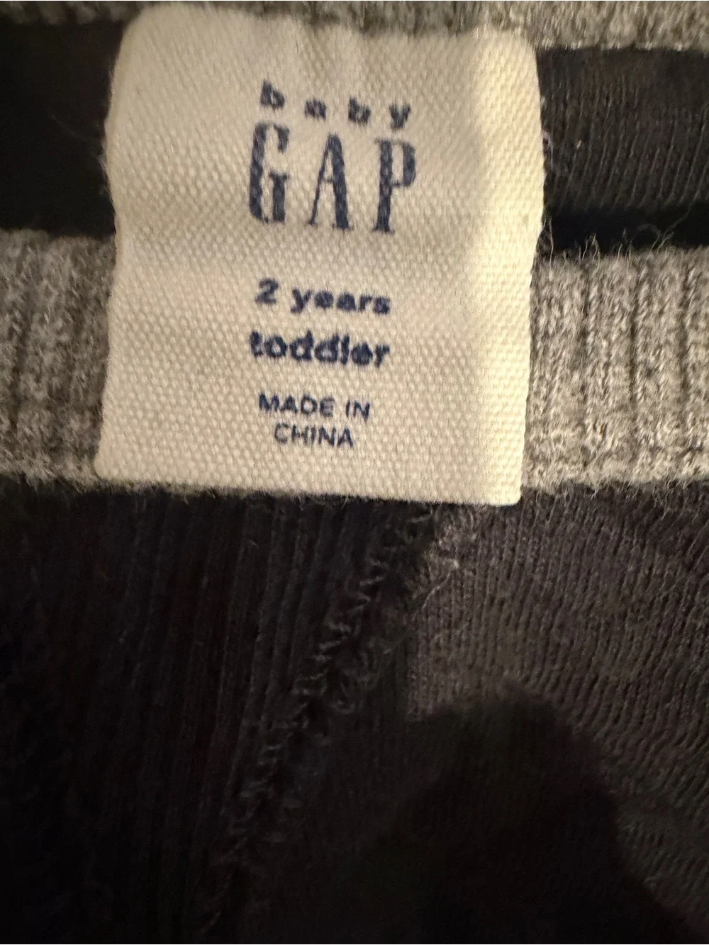 GAP Toddler Boys 2T Quilted Sweatshirt Bundle 2 Pack Gray Black Crewneck Tops